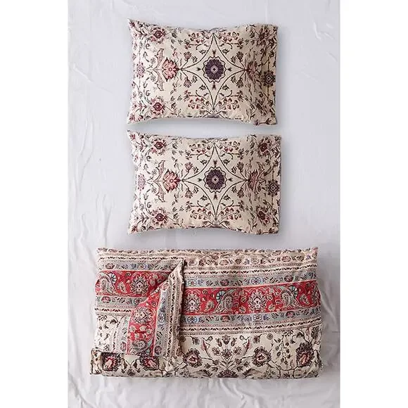 Urban Outfitters Mazakeen Rug Print Duvet + Shams - Queen - Picture 6 of 7